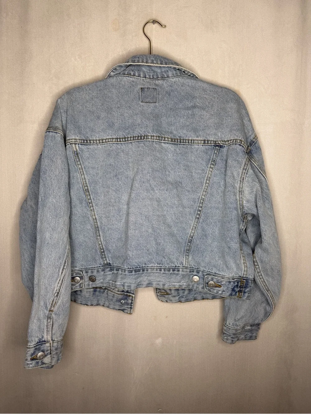 WILD FABLE / light wash cropped oversized denim jean jacket / M